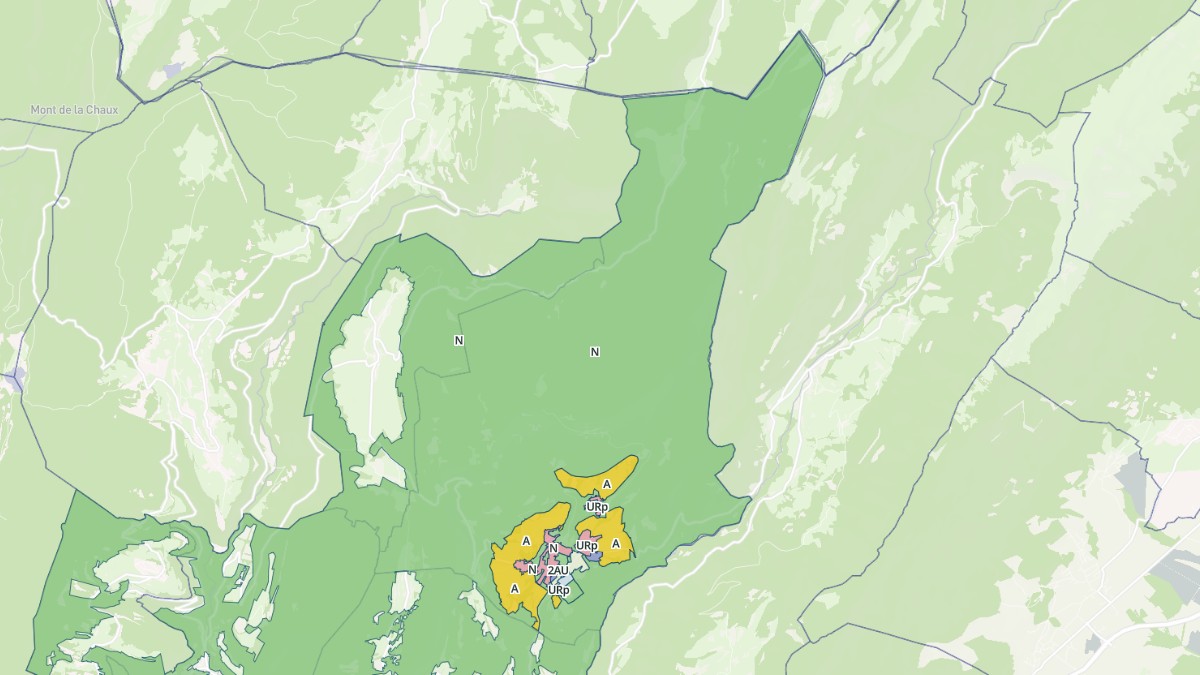 Aperçu cartographique de Champfromier, centré sur la commune