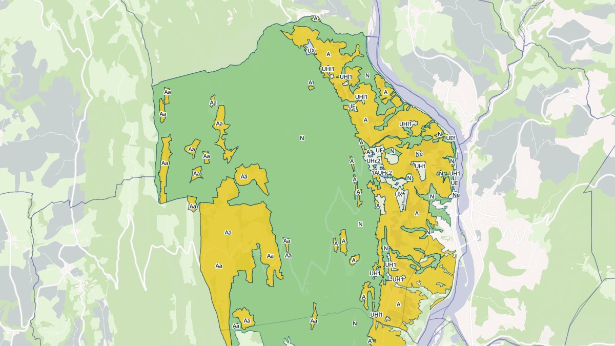 Aperçu cartographique de Corbonod, centré sur la commune