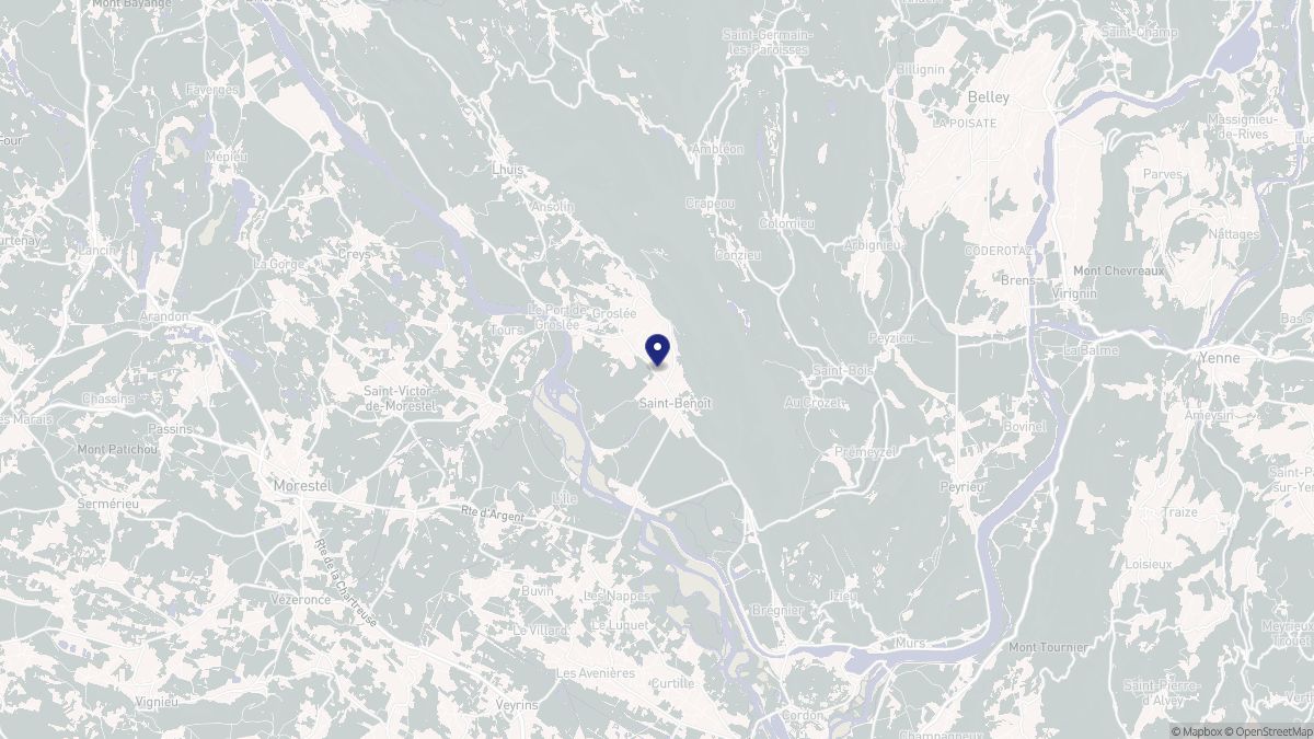 Aperçu cartographique de Groslée-Saint-Benoit, centré sur la commune
