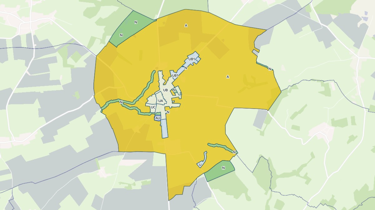 Aperçu cartographique de Brunehamel, centré sur la commune