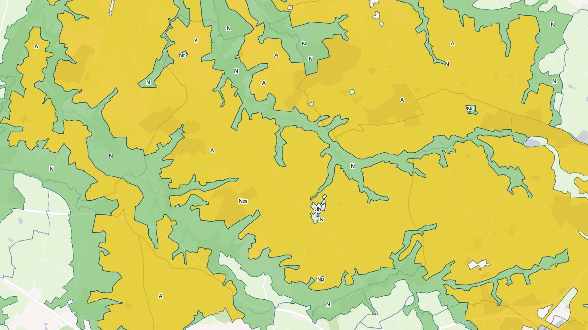 Aperçu cartographique de Saint-Priest-en-Murat, centré sur la commune
