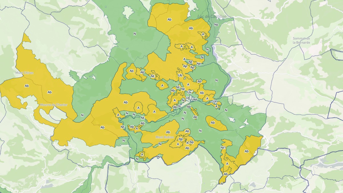 Aperçu cartographique de Castellane, centré sur la commune