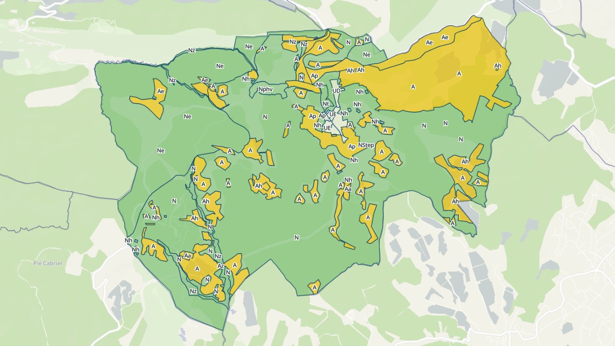 Aperçu cartographique de Montfuron, centré sur la commune