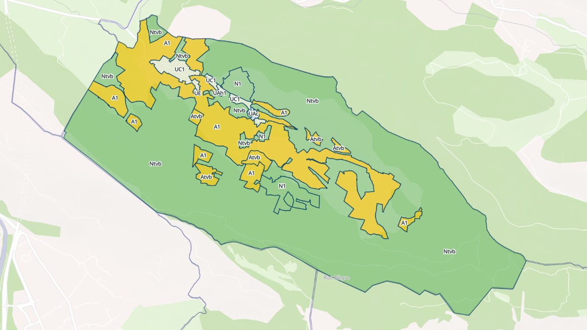 Aperçu cartographique de Pradières, centré sur la commune