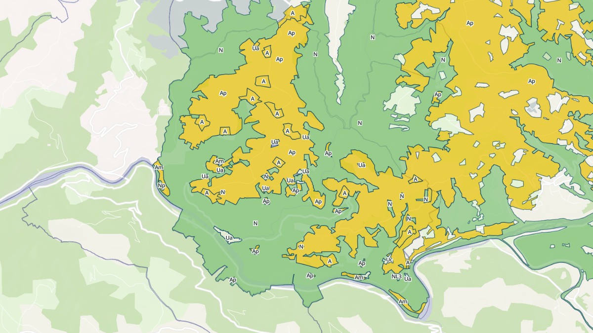 Aperçu cartographique de Brousse-le-Château, centré sur la commune