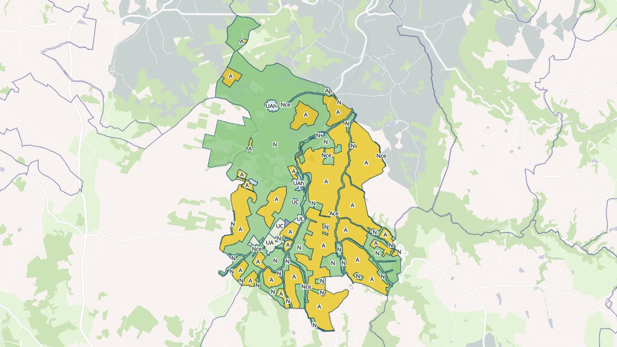 Aperçu cartographique de Salles-Courbatiès, centré sur la commune