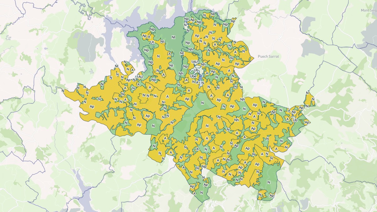 Aperçu cartographique de Salles-Curan, centré sur la commune
