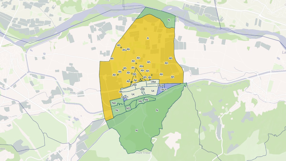 Aperçu cartographique de Charleval, centré sur la commune