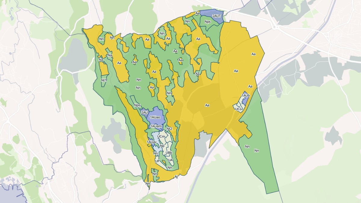Aperçu cartographique de Cornillon-Confoux, centré sur la commune