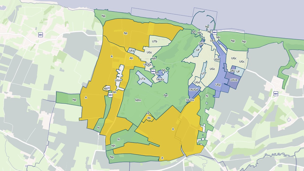 Aperçu cartographique de Port-en-Bessin-Huppain, centré sur la commune