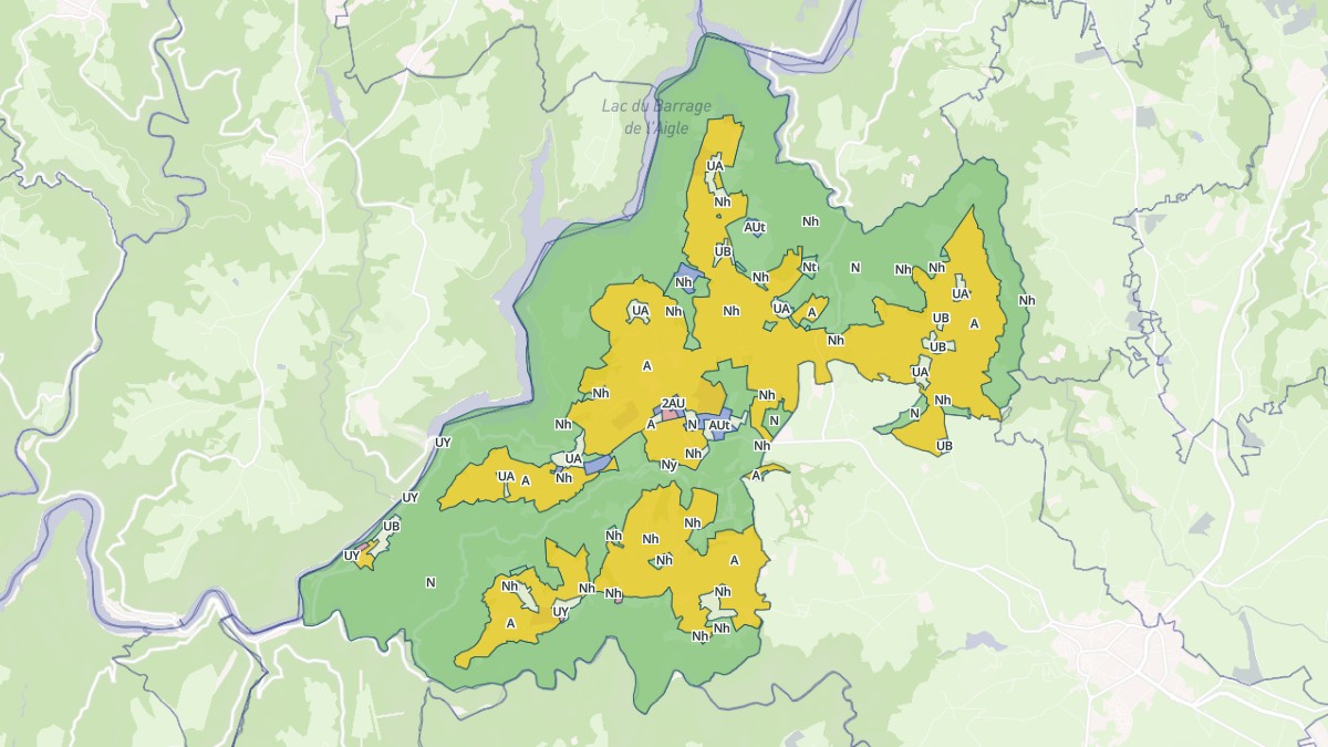 Aperçu cartographique de Chalvignac, centré sur la commune