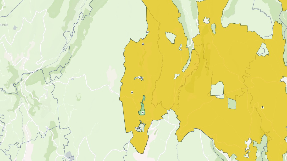 Aperçu cartographique de Lacapelle-Barrès, centré sur la commune