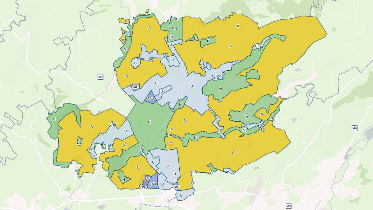 Aperçu cartographique de Naucelles, centré sur la commune