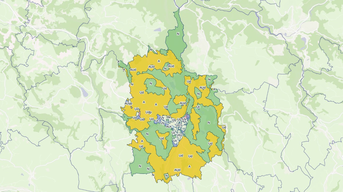 Aperçu cartographique de Riom-ès-Montagnes, centré sur la commune