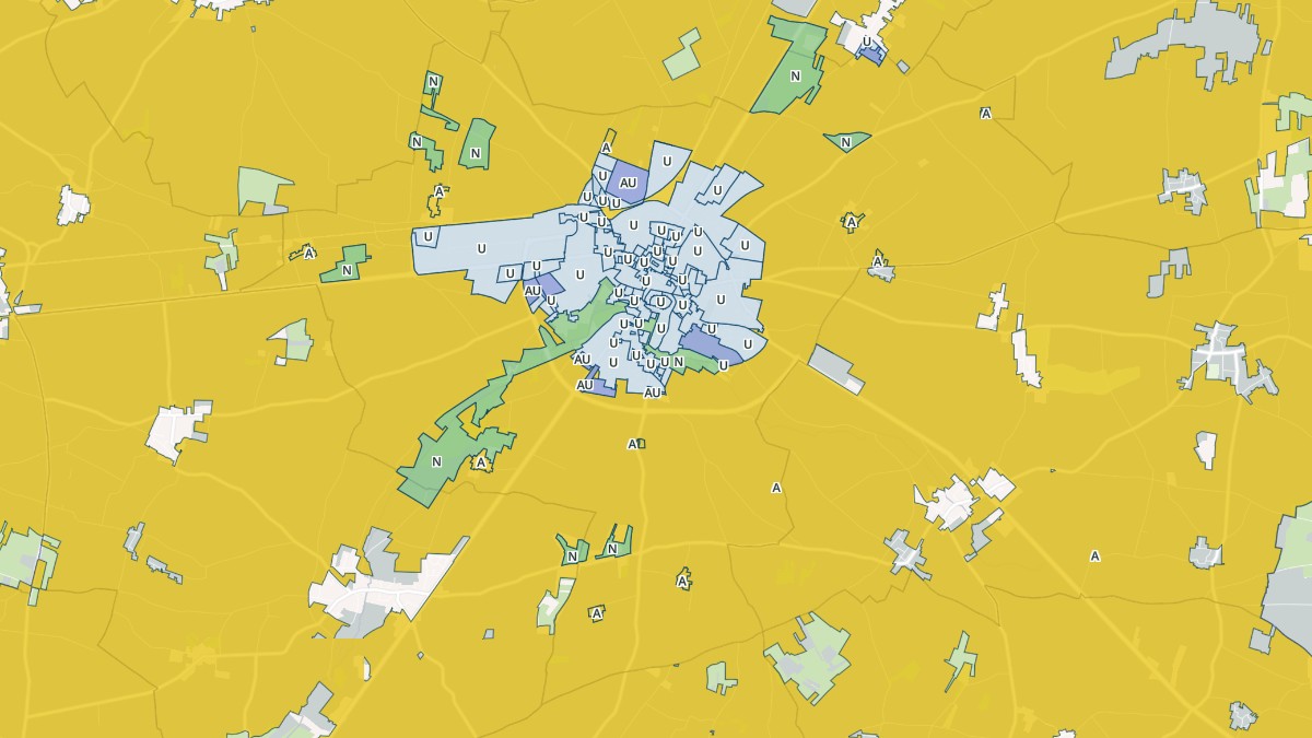 Aperçu cartographique de Surgères, centré sur la commune