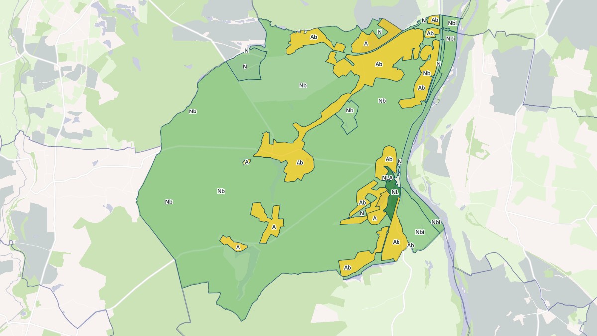 Aperçu cartographique de Apremont-sur-Allier, centré sur la commune