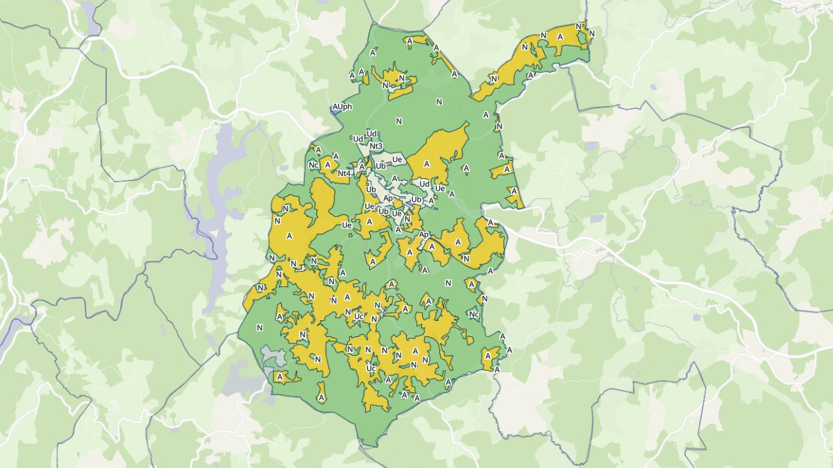 Aperçu cartographique de Bugeat, centré sur la commune