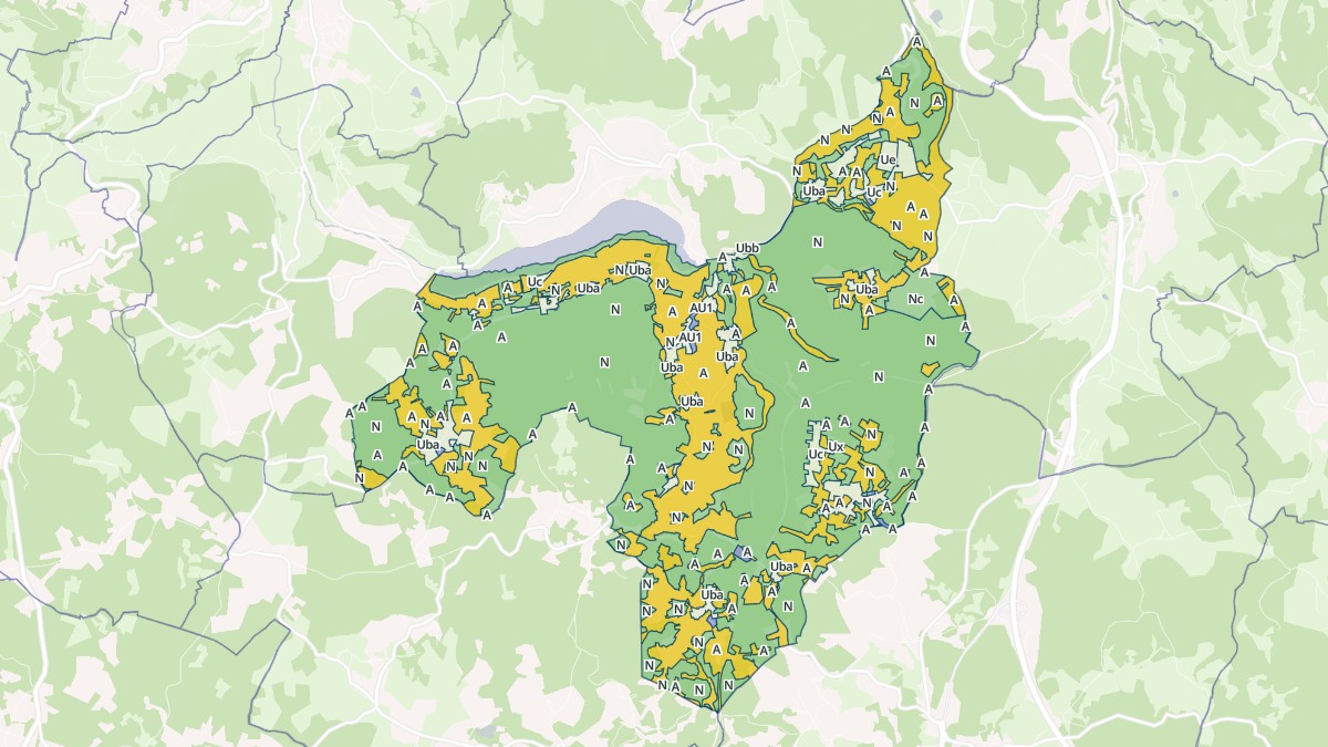 Aperçu cartographique de Chasteaux, centré sur la commune
