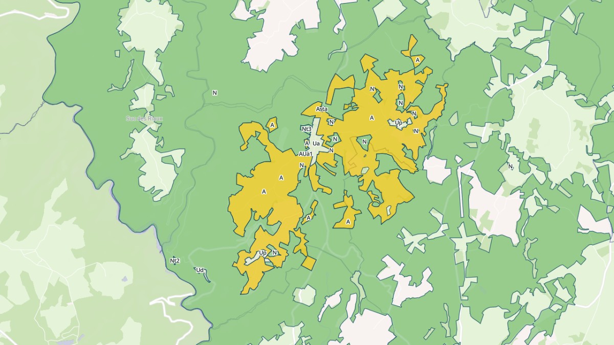 Aperçu cartographique de Saint-Pantaléon-de-Lapleau, centré sur la commune