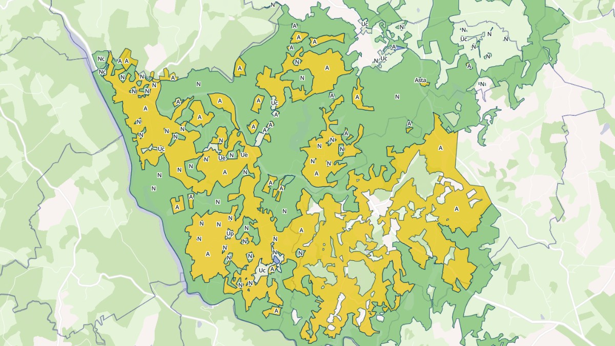 Aperçu cartographique de Saint-Victour, centré sur la commune
