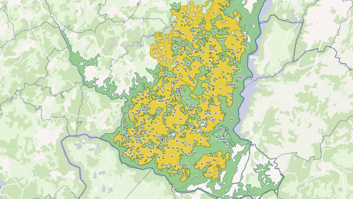 Aperçu cartographique de Sarroux - Saint Julien, centré sur la commune