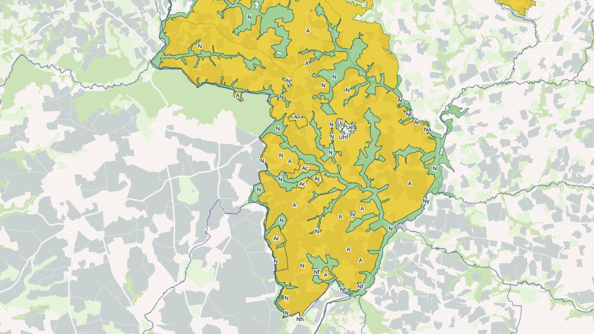 Aperçu cartographique de Carnoët, centré sur la commune