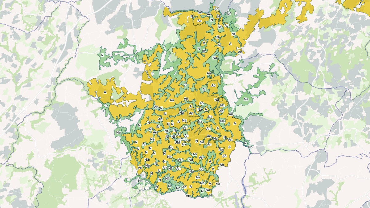 Aperçu cartographique de Maël-Pestivien, centré sur la commune