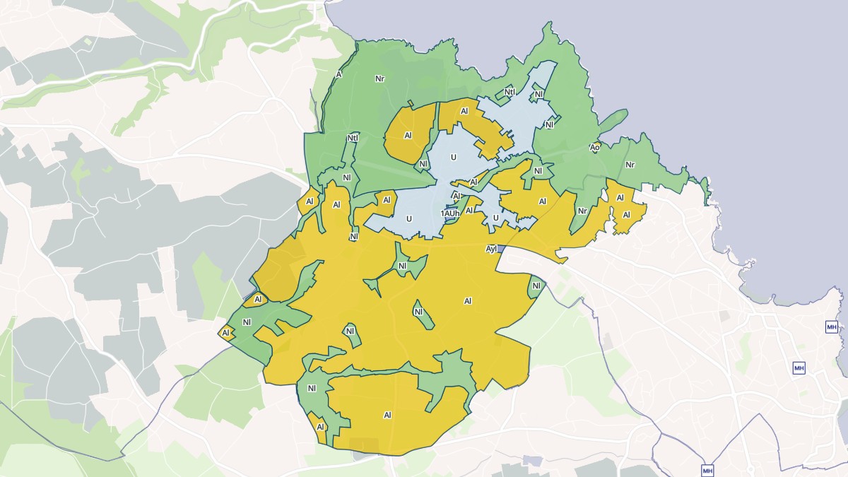 Aperçu cartographique de Tréveneuc, centré sur la commune