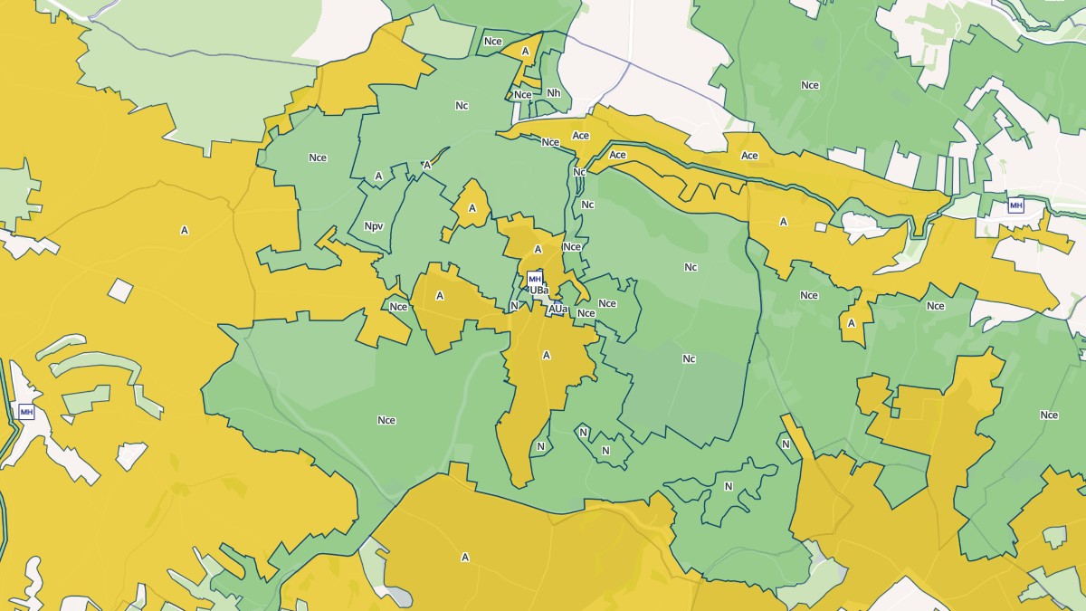 Aperçu cartographique de Bourg-des-Maisons, centré sur la commune