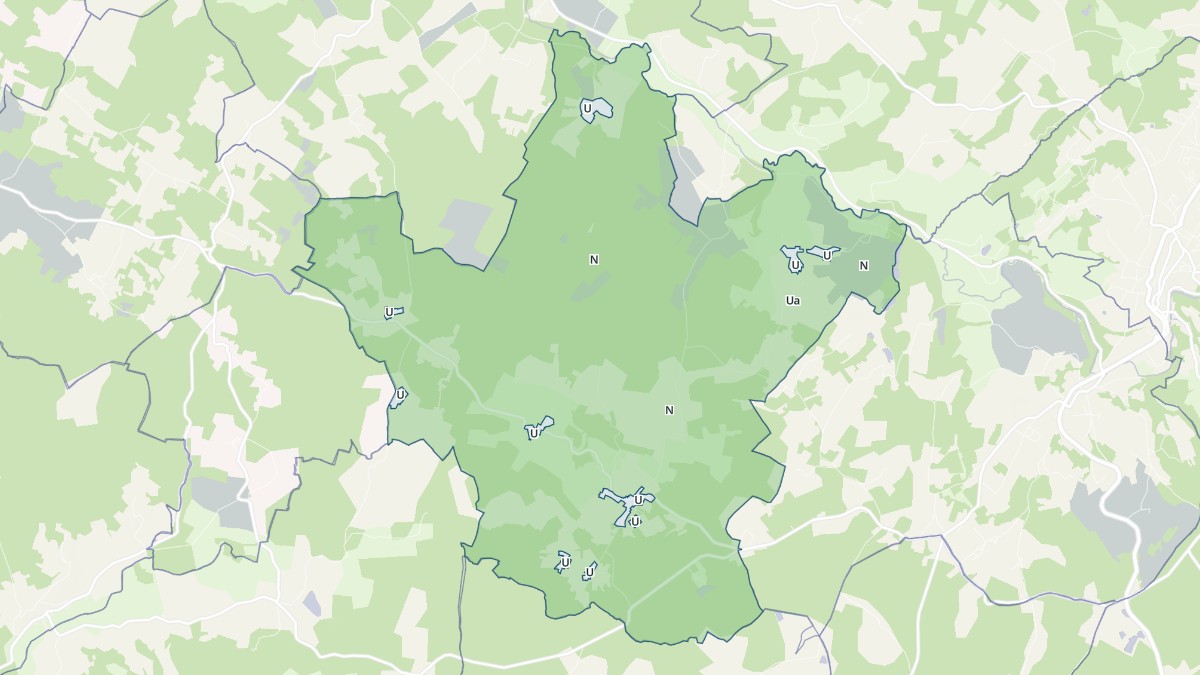 Aperçu cartographique de Lussas-et-Nontronneau, centré sur la commune