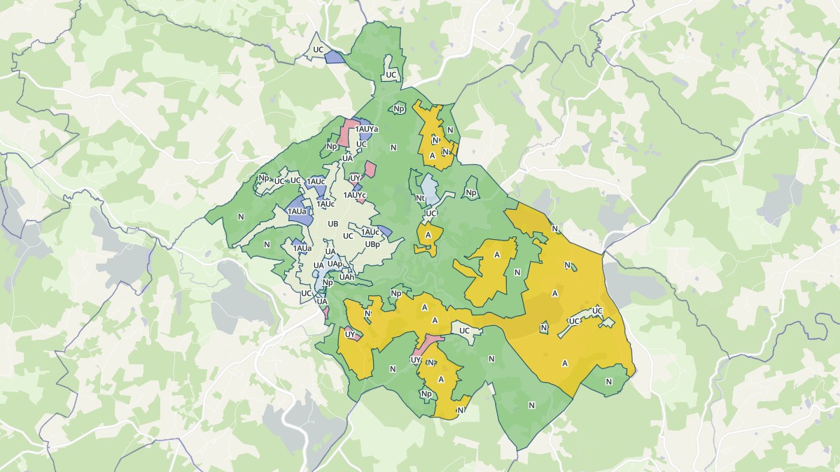 Aperçu cartographique de Nontron, centré sur la commune