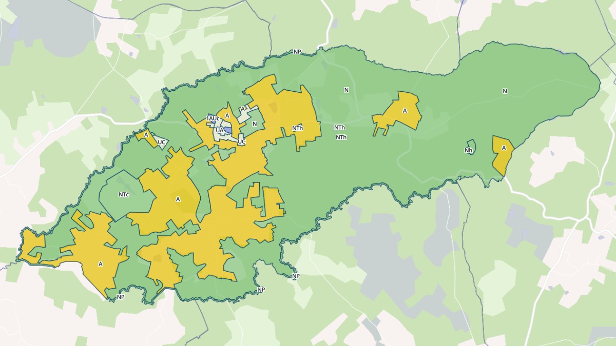 Aperçu cartographique de Saint-Géraud-de-Corps, centré sur la commune