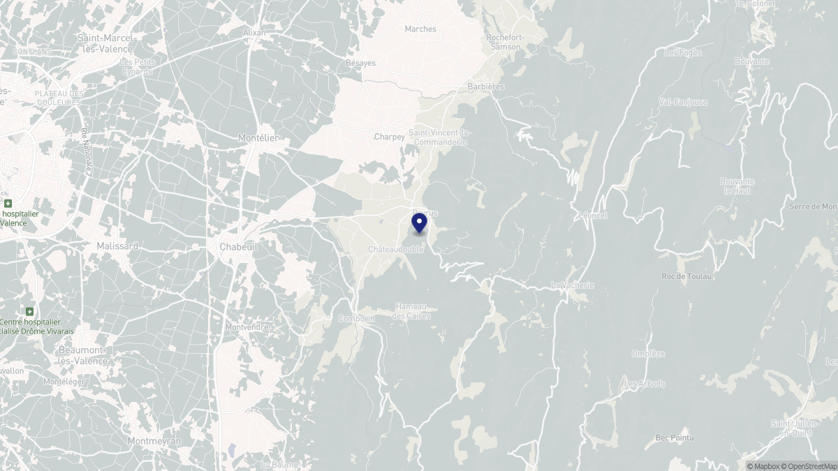 Aperçu cartographique de Châteaudouble, centré sur la commune