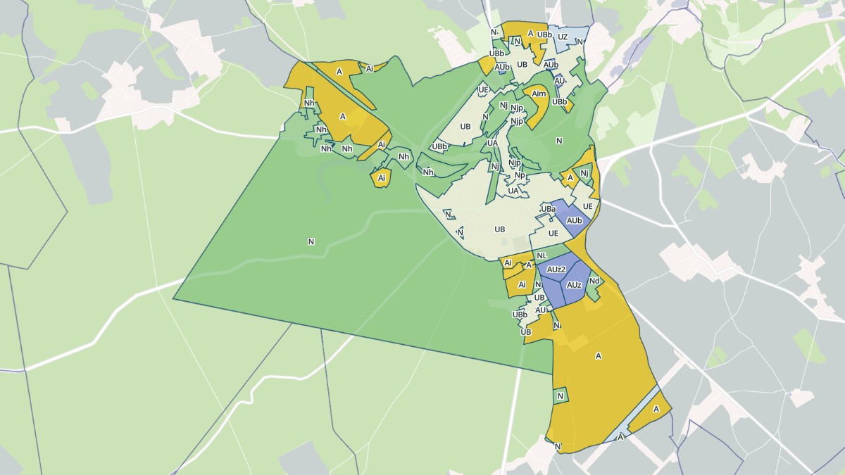 Aperçu cartographique de Conches-en-Ouche, centré sur la commune