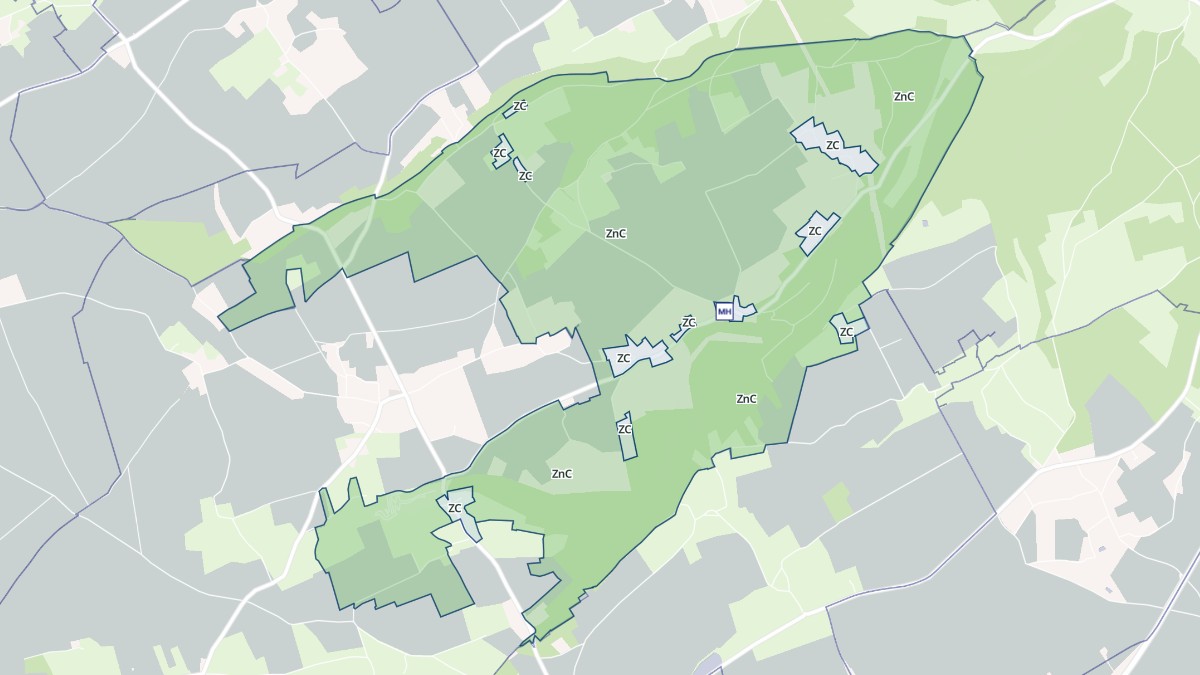 Aperçu cartographique de Saint-Cyr-de-Salerne, centré sur la commune