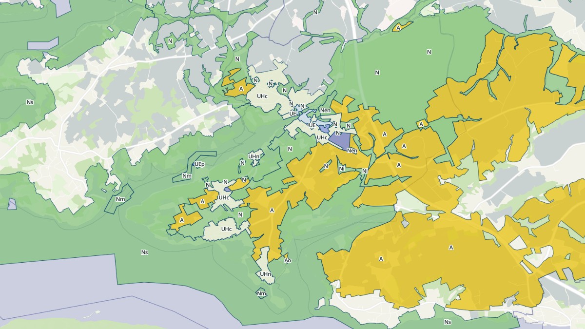 Aperçu cartographique de Hôpital-Camfrout, centré sur la commune