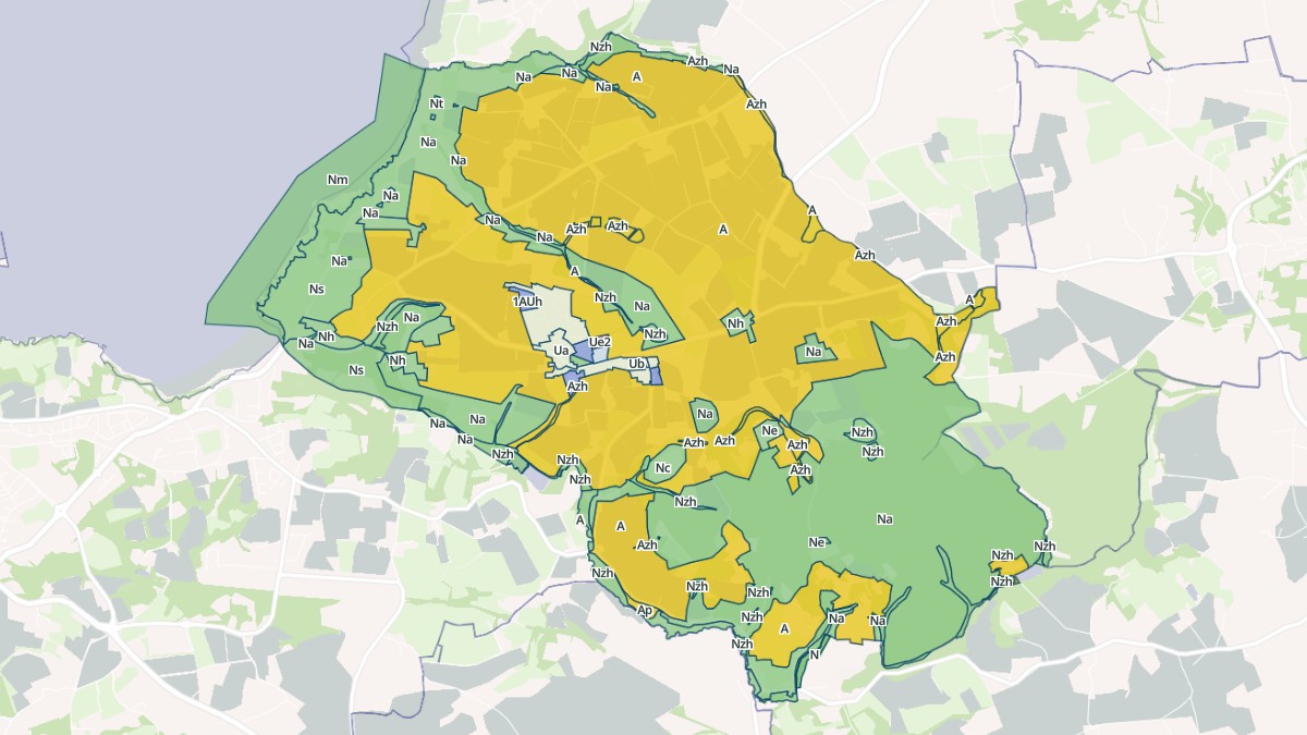 Aperçu cartographique de Kerlaz, centré sur la commune