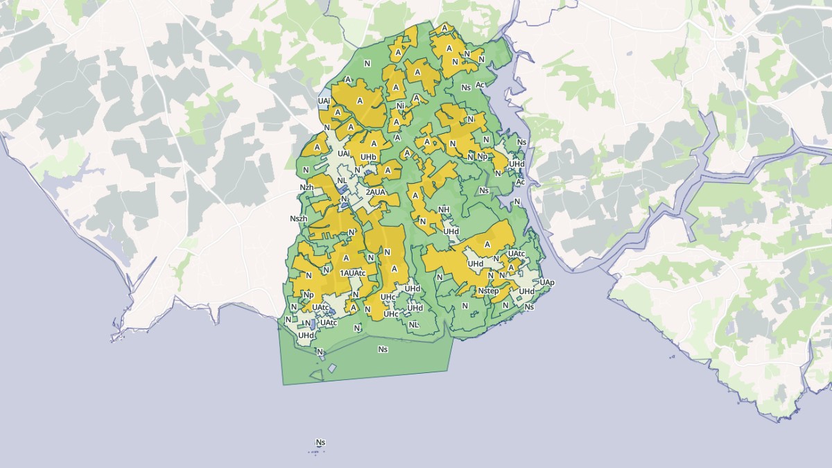 Aperçu cartographique de Névez, centré sur la commune