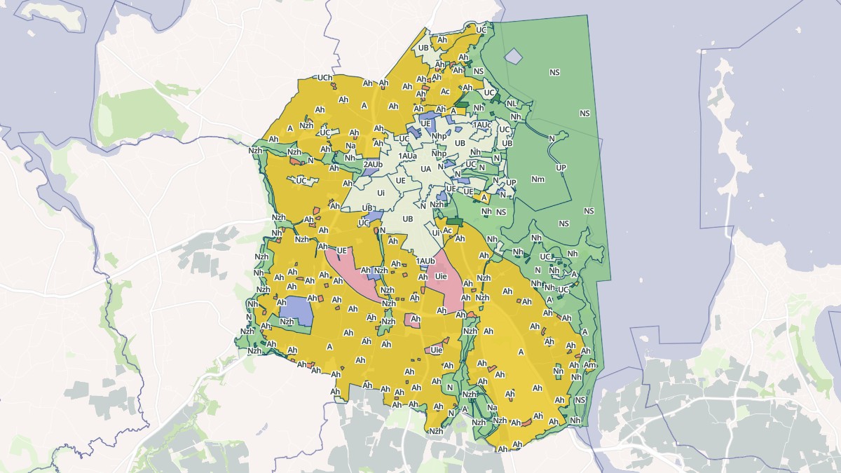 Aperçu cartographique de Saint-Pol-de-Léon, centré sur la commune