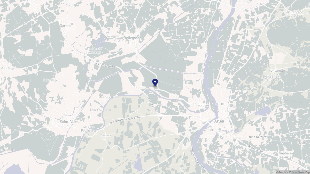 Aperçu cartographique de Fourques, centré sur la commune