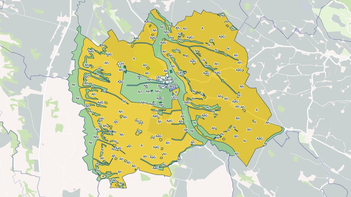 Aperçu cartographique de Sarrant, centré sur la commune