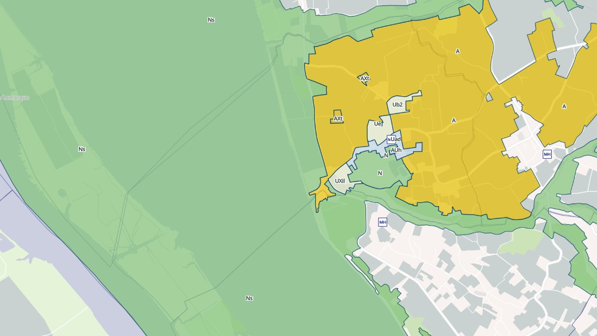 Aperçu cartographique de Villeneuve, centré sur la commune