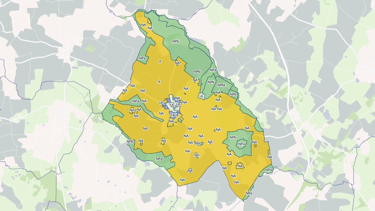 Aperçu cartographique de Parcé, centré sur la commune