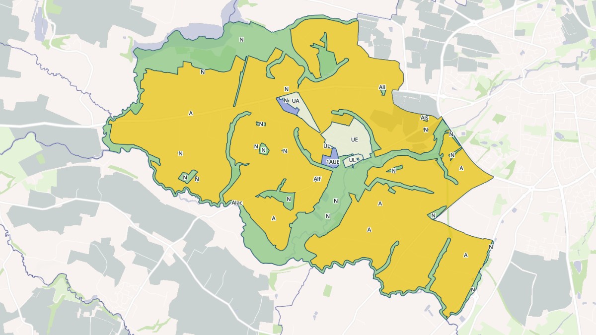 Aperçu cartographique de Pocé-les-Bois, centré sur la commune