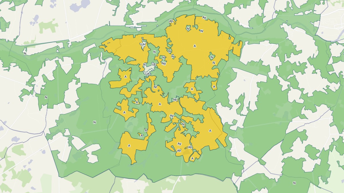 Aperçu cartographique de Oulches, centré sur la commune