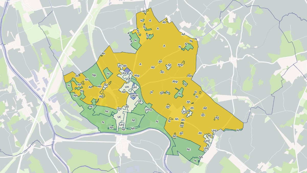 Aperçu cartographique de La Celle-Saint-Avant, centré sur la commune