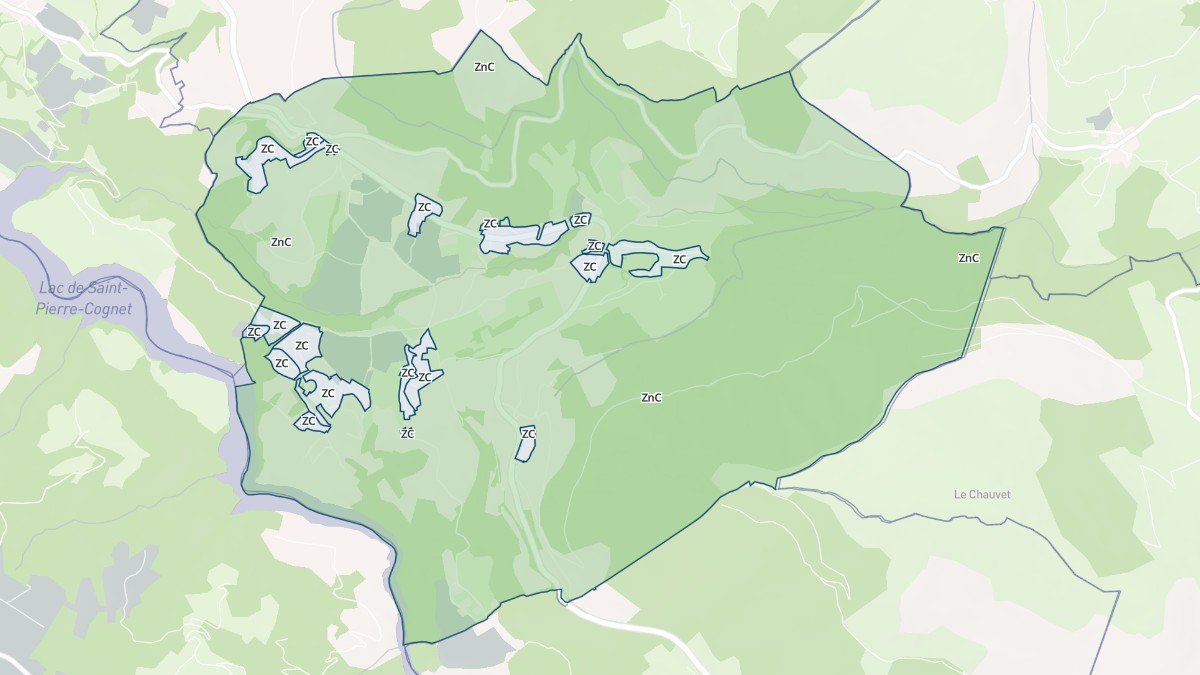 Aperçu cartographique de La Salle-en-Beaumont, centré sur la commune
