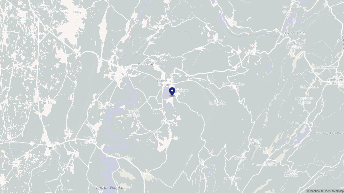 Aperçu cartographique de Clairvaux-les-Lacs, centré sur la commune