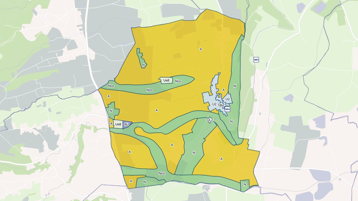 Aperçu cartographique de Chalain-d'Uzore, centré sur la commune