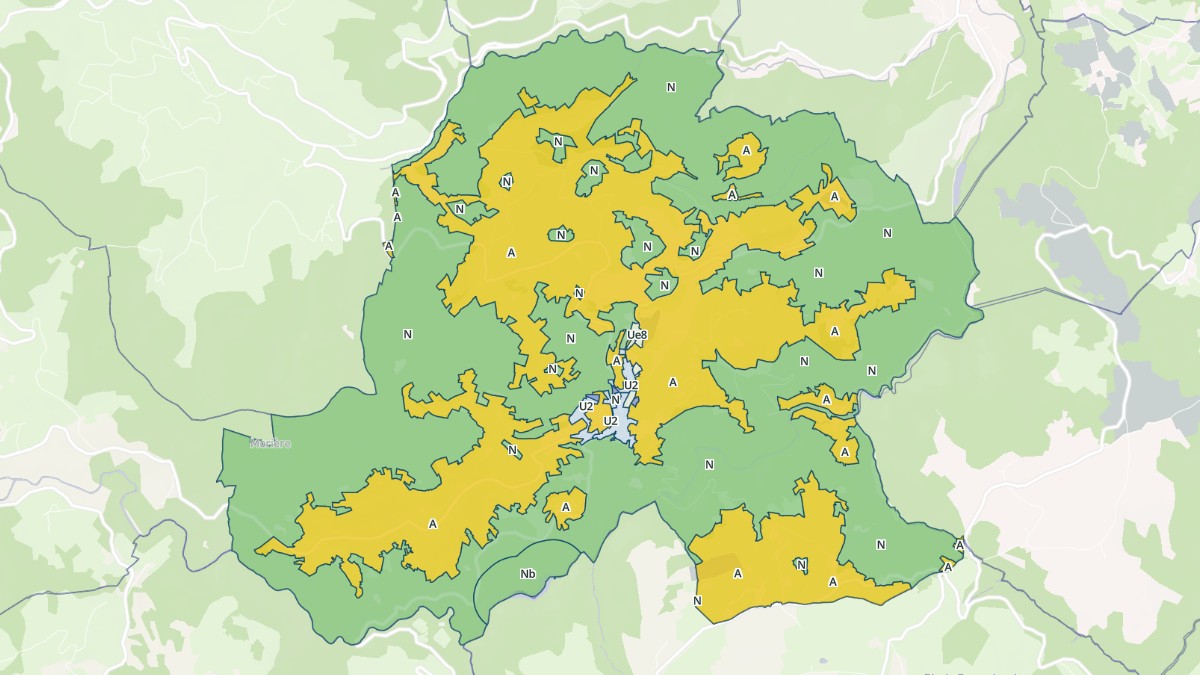 Aperçu cartographique de Saint-Georges-en-Couzan, centré sur la commune